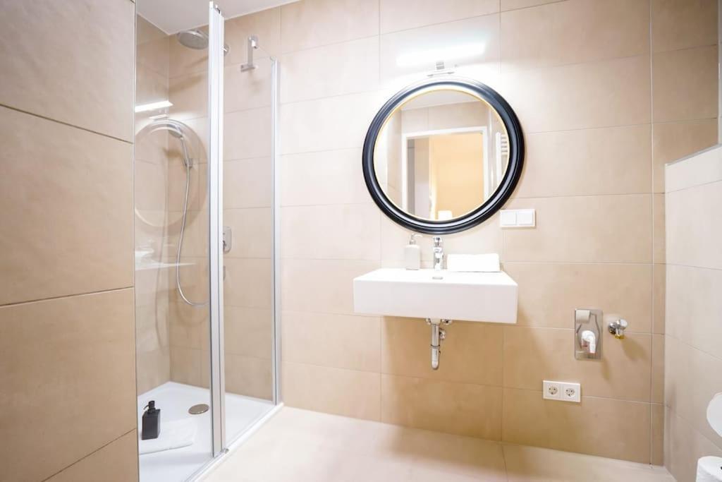 Executive Suite W/ Rooftop Pool فيينا المظهر الخارجي الصورة